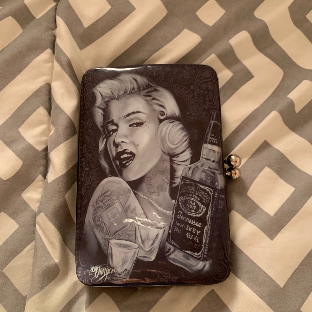 Marilyn Monroe hand wallet